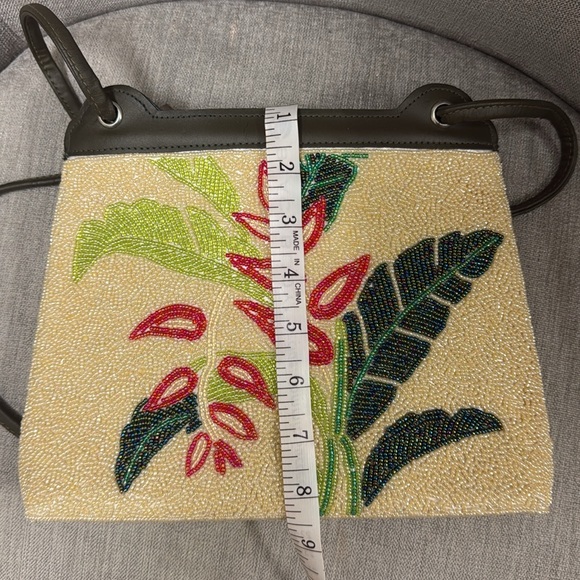 Floral Beaded Cream and Green trim Women's Bag - Picture 7 of 7